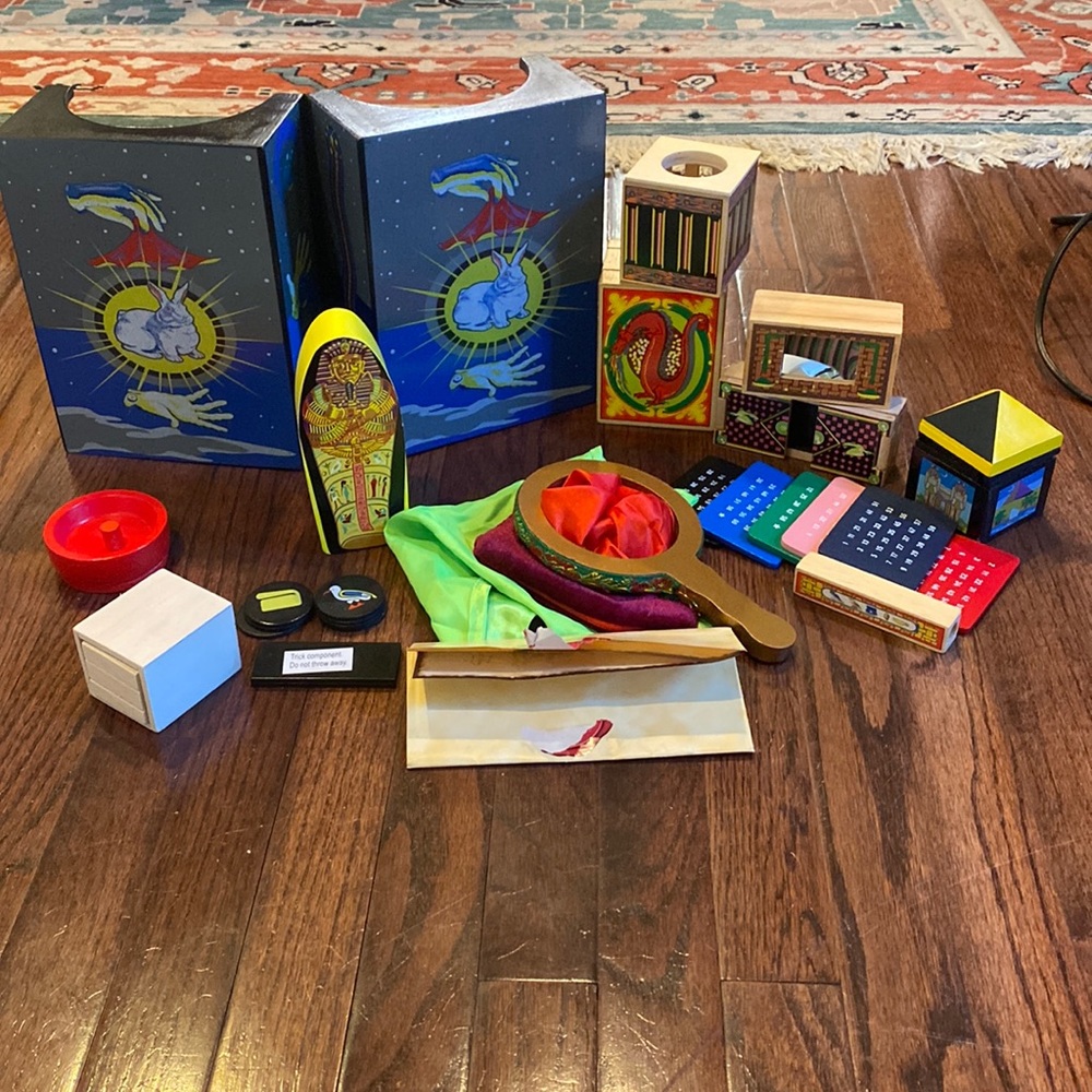 Melissa & Doug Deluxe Magic Set
